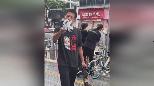 男模吃瓜视频大全,趣味横生的时尚圈幕后趣事